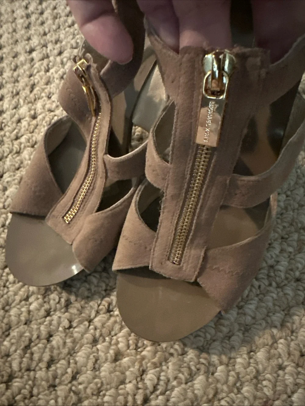 Michael Kors Berkley taupe suede strappy wedge sandals Sz 8 with gold detail